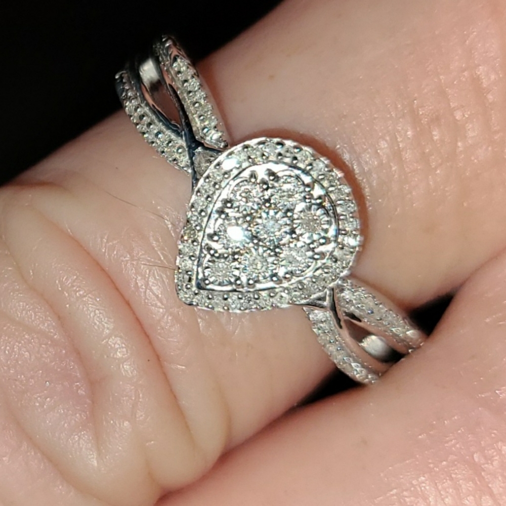 💍REAL 1/10CT Pear Diamond Ring💍